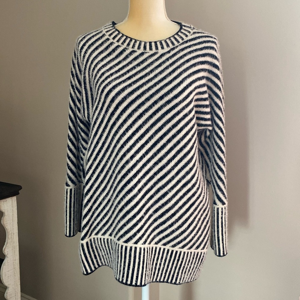 GUC Coco & Carmen Sweater (size small/Medium)